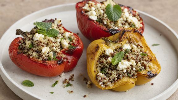 Poivrons farcis au quinoa, feta et menthe