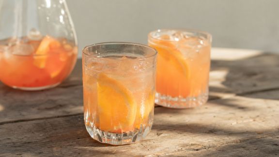Cocktails solaires : infuser l’été à chaque gorgée