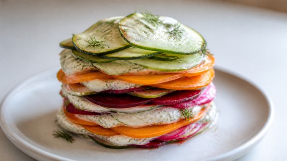 Millefeuille de légumes croquants et crème légère à l’aneth